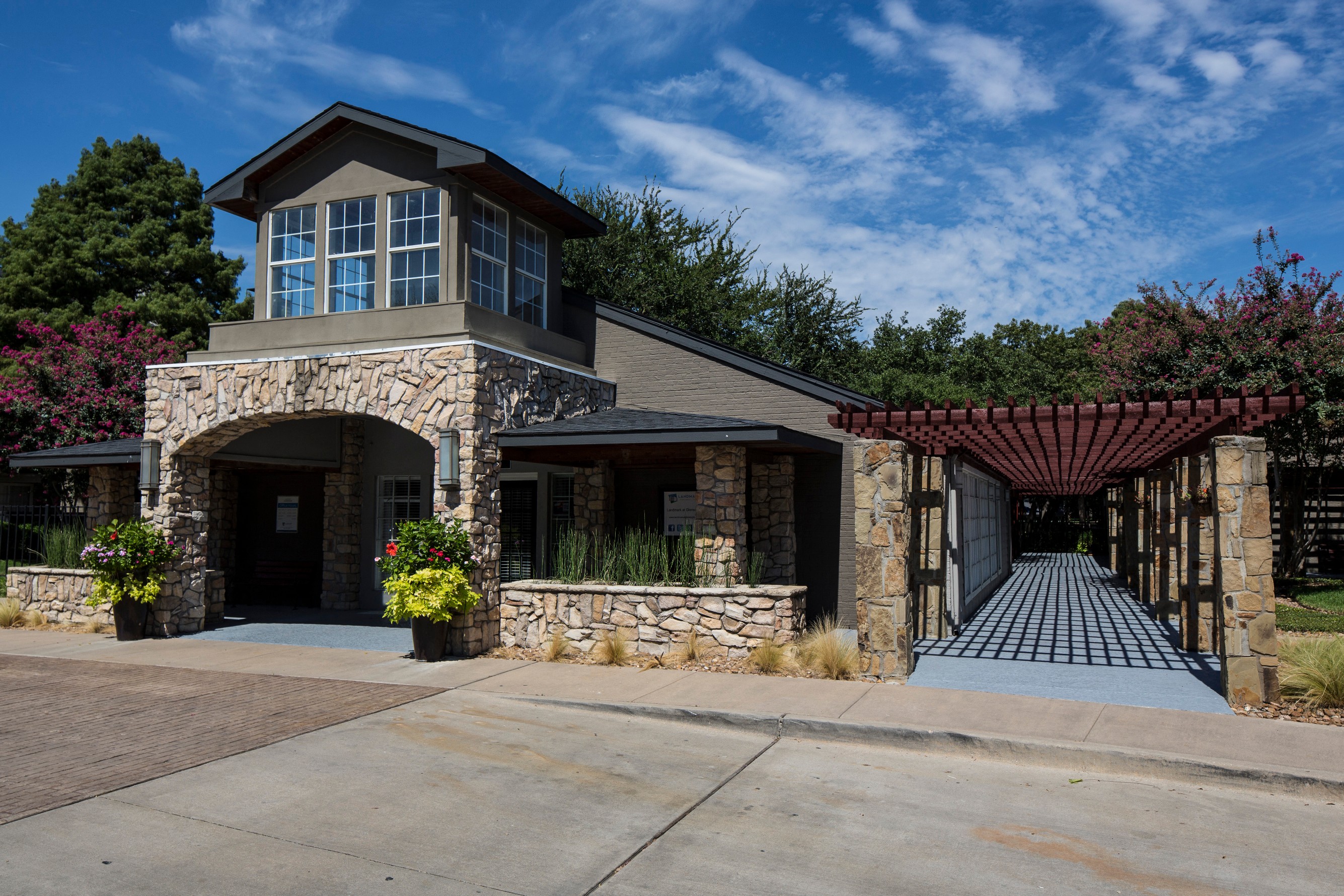 Landmark at Gleneagles Apartment Homes Apartments in Dallas, TX